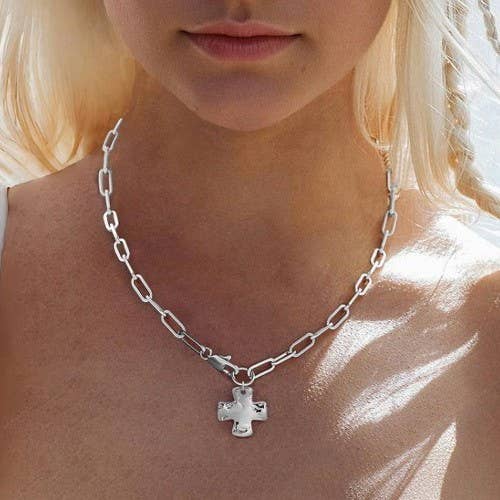 JOSSLYN by wall to wall - NOTABLE HAMMERED CROSS FRONT TOGGLE NECKLACE | 40NK9666: GOLD