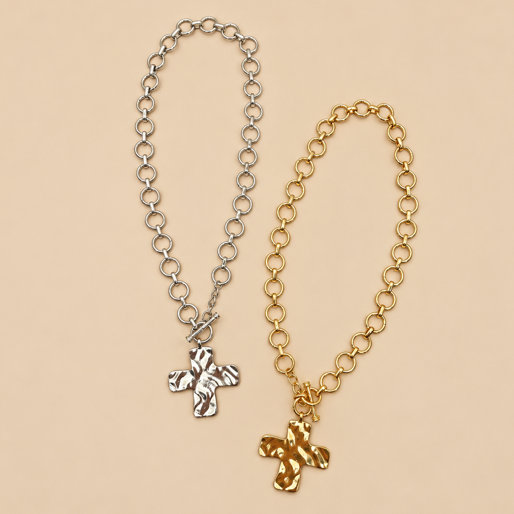 JOSSLYN by wall to wall - NOTABLE HAMMERED CROSS FRONT TOGGLE NECKLACE | 40NK9474: GOLD