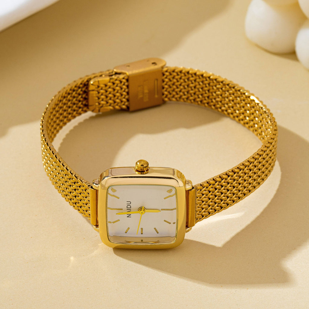 JOSSLYN by wall to wall - SQUARE FACED MESH BAND BRACELET WATCH | 80W003: Gold-White