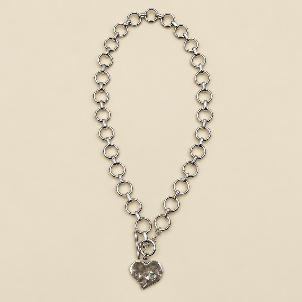 JOSSLYN by wall to wall - NOTABLE HAMMERED HEART FRONT TOGGLE NECKLACE | 40NK9476: GOLD