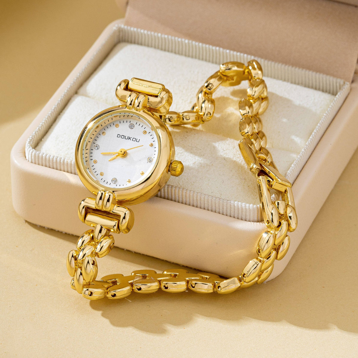 JOSSLYN by wall to wall - ROUND DIAL OVAL BAND BRACELET WATCH | 80W001: Gold-White
