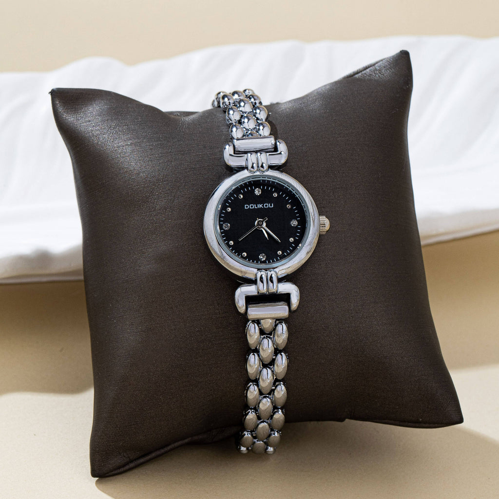 JOSSLYN by wall to wall - ROUND DIAL OVAL BAND BRACELET WATCH | 80W001: Gold-White