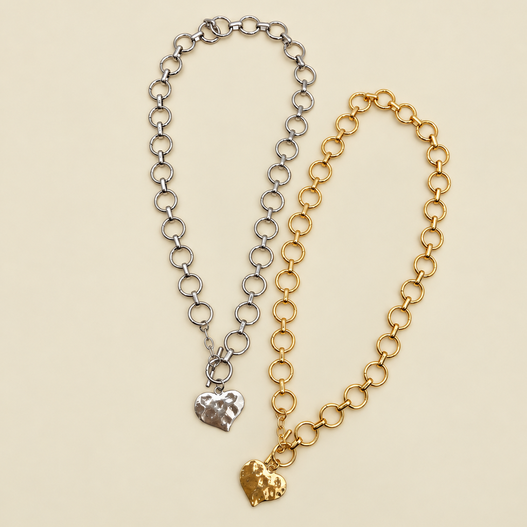 JOSSLYN by wall to wall - NOTABLE HAMMERED HEART FRONT TOGGLE NECKLACE | 40NK9476: GOLD