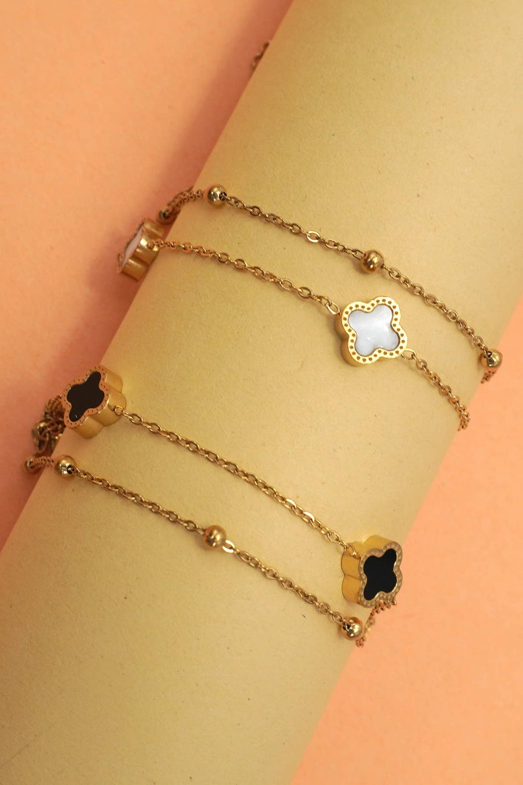 JOSSLYN by wall to wall - 18K STAINLESS STEEL TARNISH FREE CLOVER BRACELET | 40B5173: White