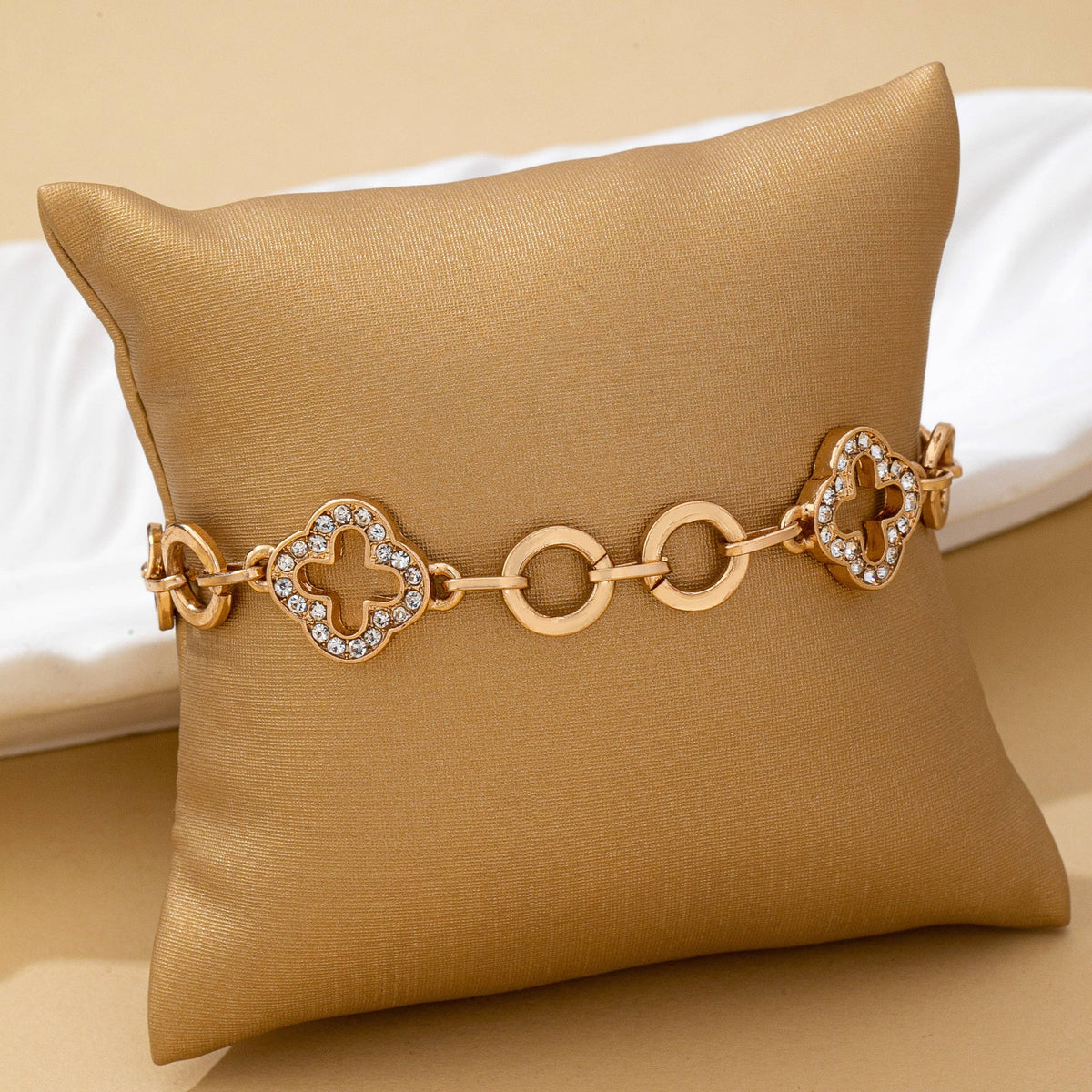 JOSSLYN by wall to wall - Pave Crystal Clover Link Bracelet With Toggle Clasp| 80B1781: Gold