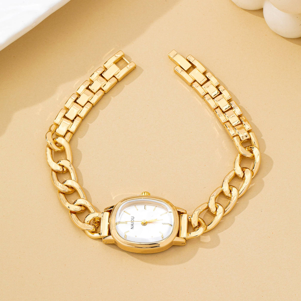 JOSSLYN by wall to wall - OVAL FACE LINK CHAIN BRACELET WATCH | 80W002: Gold-White