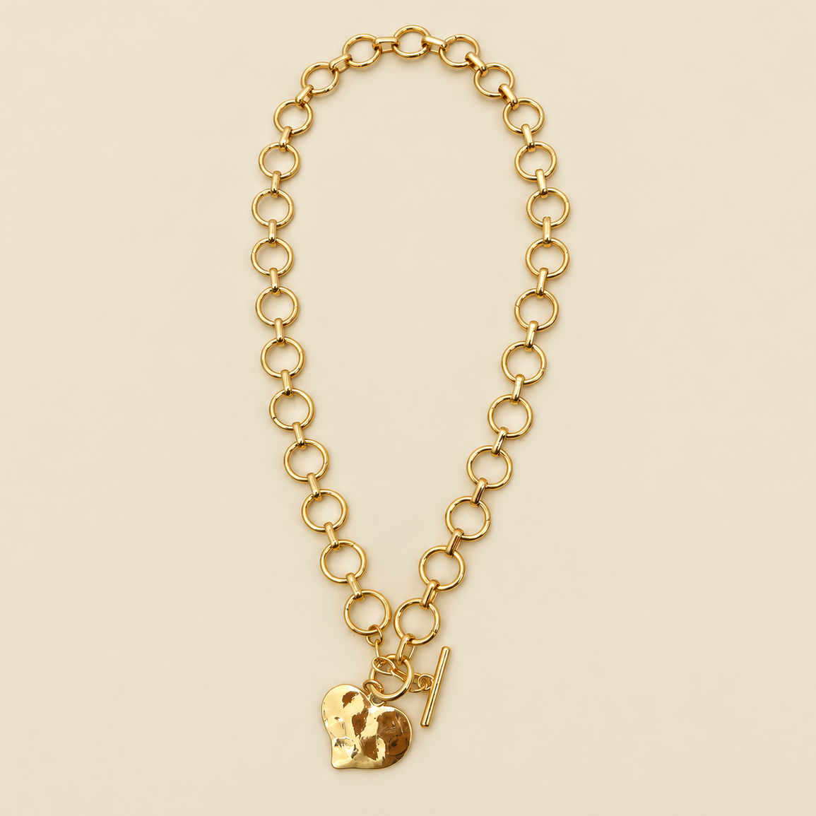 JOSSLYN by wall to wall - NOTABLE HAMMERED HEART FRONT TOGGLE NECKLACE | 40NK9476: GOLD